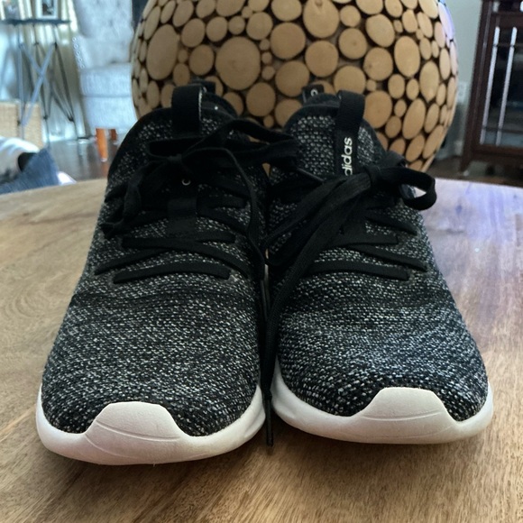 Adidas Cloudfoam Pure Cloud Black & White Sneakers Sz. 9 - Picture 2 of 6